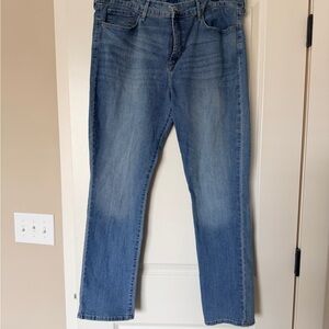 Signature by Levi Strauss Light Blue Straight Jeans Totally Shaping Straight